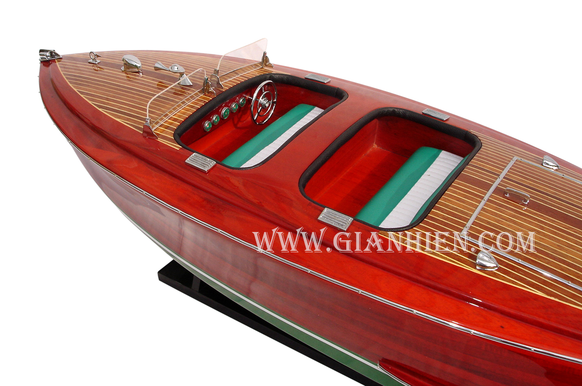 Chris Craft Deluxe Runabout Gia Nhi N