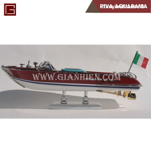 2-riva-aquarama.jpg