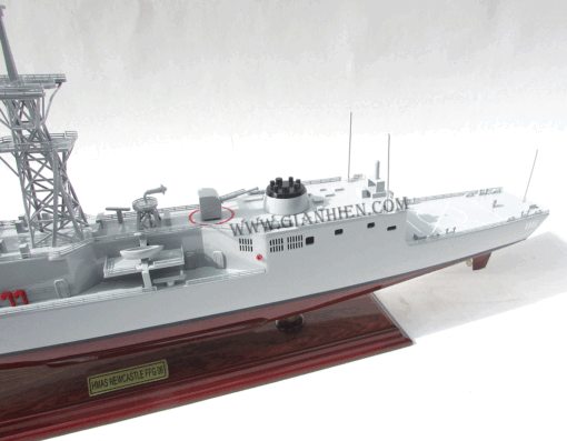 Hmas-newcastle-ffg-06-5.gif