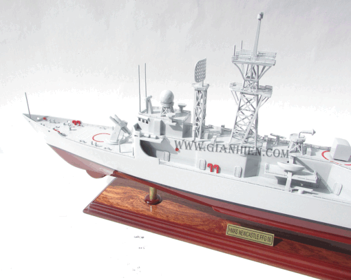 Hmas-newcastle-ffg-06-7.gif