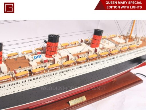 Queen Mary Special Edition With Lights-03