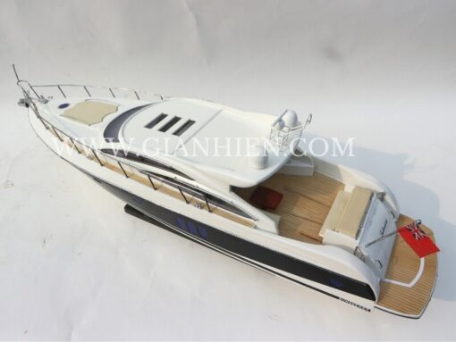 Sunseeker Predator 72