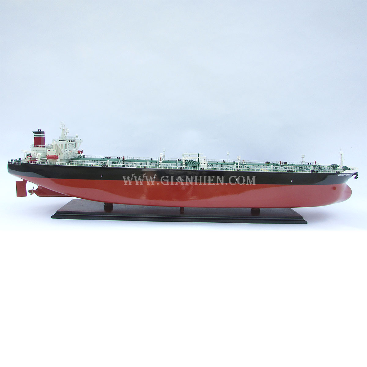 BRITISH PIONEER CRUDE OIL TANKER - GIA NHIEN WOODEN MODEL SHIPS