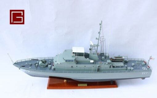 Hmas Launceston 207