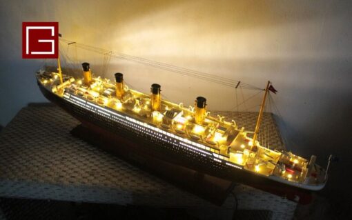 Rms Titanic Special Edition With Lights (5)