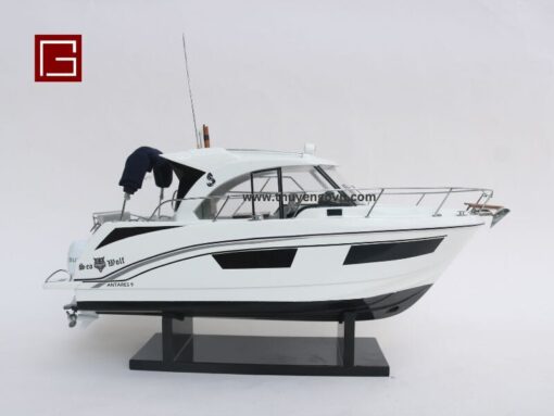 Beneteau Antares 9 (3)