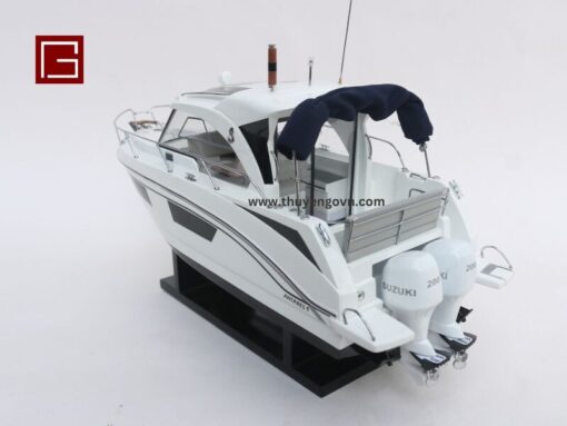 Beneteau Antares 9 (5)