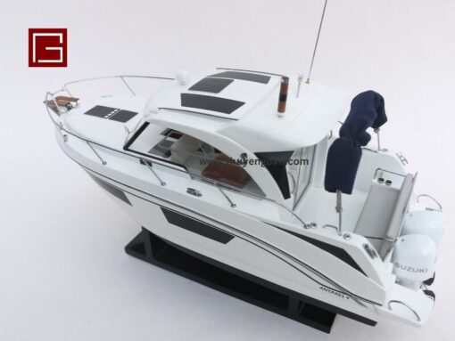 Beneteau Antares 9 (6)