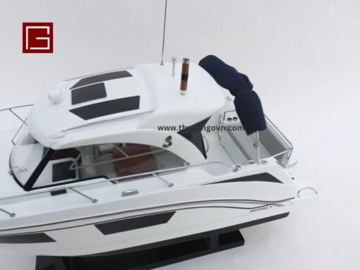 Beneteau Antares 9 (8)