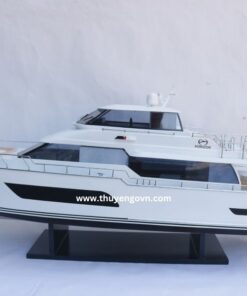 Horizon V72 Motoryacht (3)