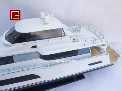 Horizon V72 Motoryacht (7)