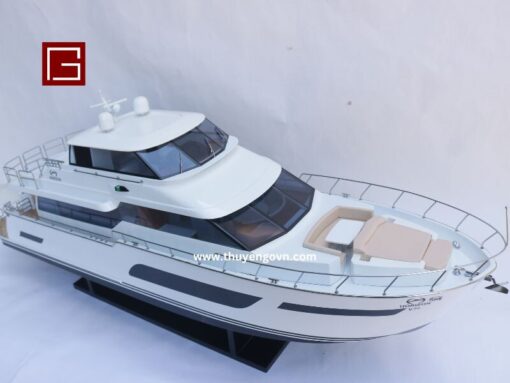 Horizon V72 Motoryacht (8)