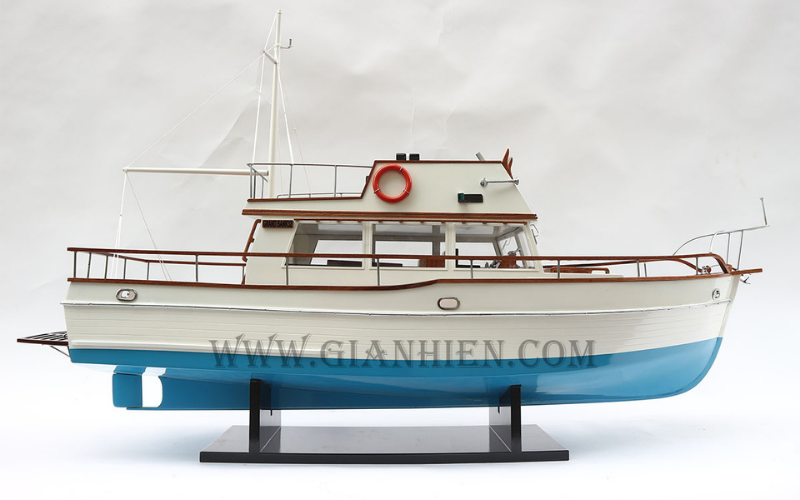 Modern Yacht Model Grand Banks 32 Rc Blue Has A Luxurious Design