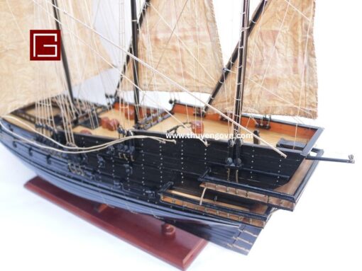 Portuguese Black Ship Model (10)