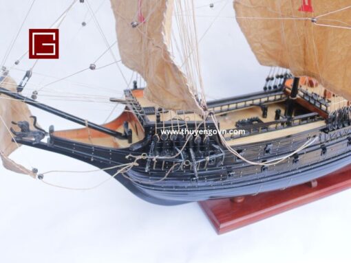 Portuguese Black Ship Model (6)