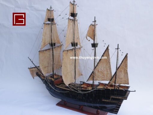 Portuguese Black Ship Model (8)