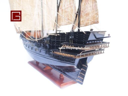 Portuguese Black Ship Model (9)