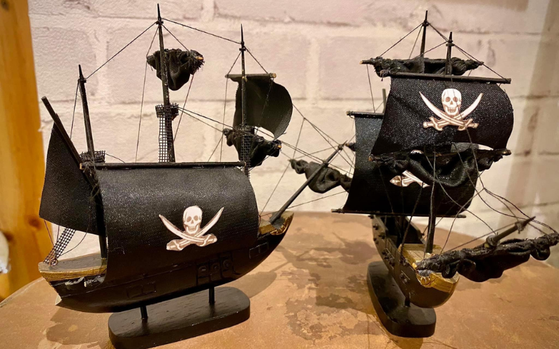 Pirate Ship Model 12cm