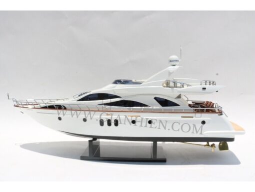 Azimut 80 Carat