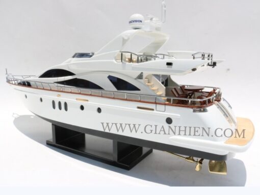 Azimut 80 Carat