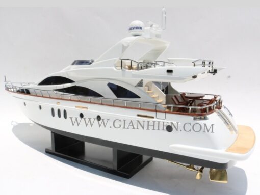 Azimut 80 Carat