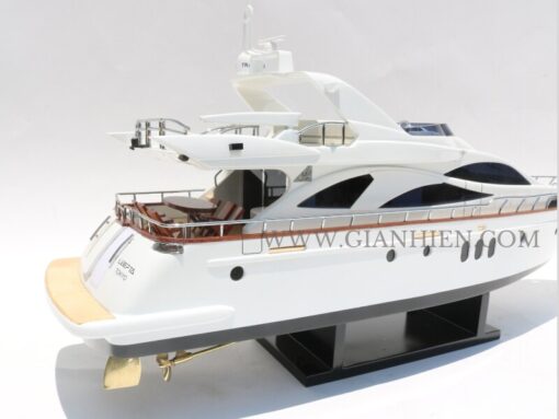 Azimut 80 Carat