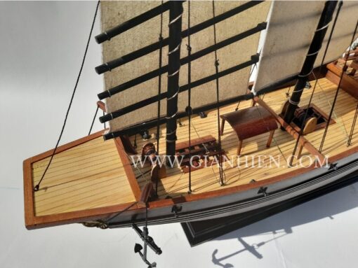 Chinese Junk Dark Wood