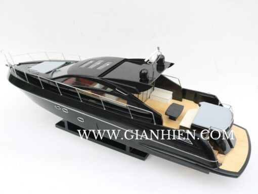 Sunseeker Predator 64 Black