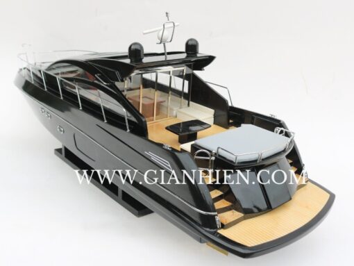 Sunseeker Predator 64 Black