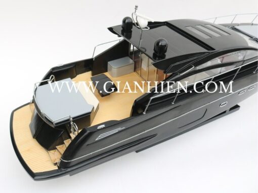 Sunseeker Predator 64 Black