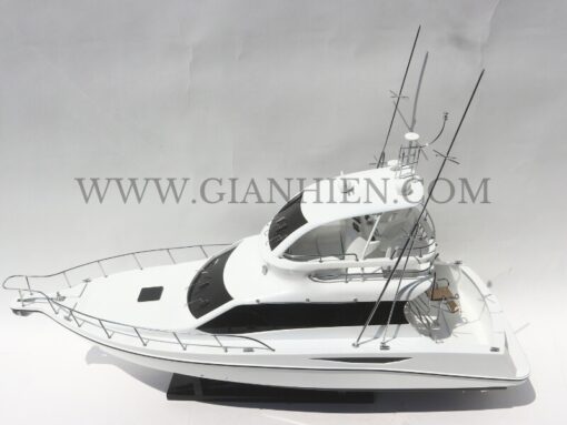 Toyota Ponam 35 Black & White Hull