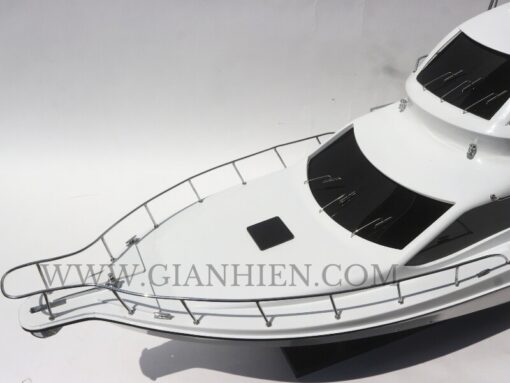 Toyota Ponam 35 Black & White Hull