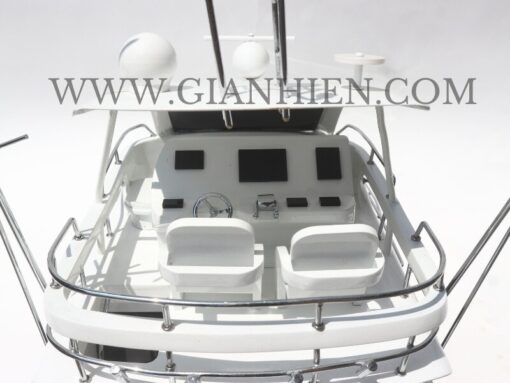 Toyota Ponam 35 Black & White Hull