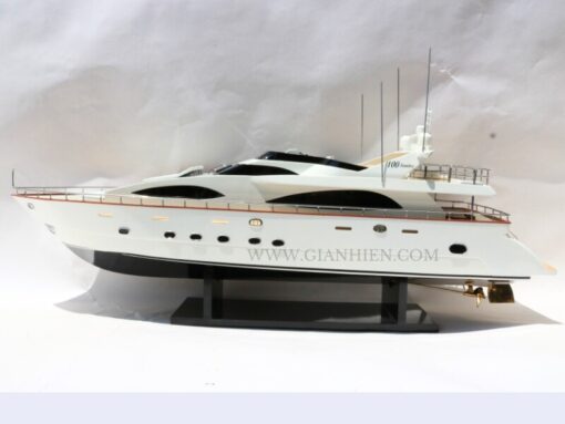 Azimut Jumbo 100