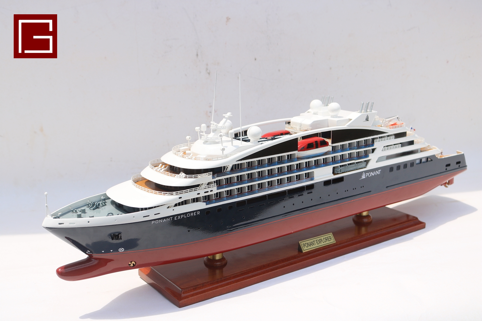 Ponant Explorer (1)