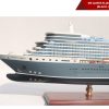 Ms Queen Elizabeth (2010) (black, Gray)-05