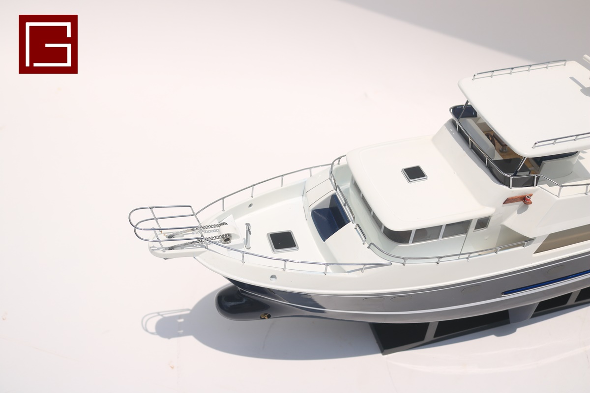 Selene 60 Model Yacht (2)
