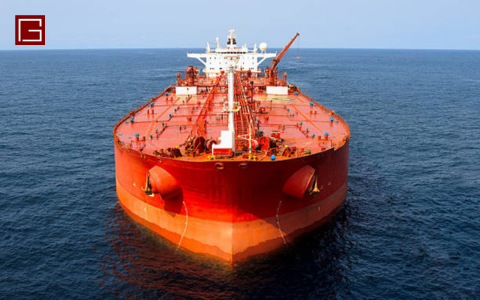 Oil Tankers and Their Role in the Oil & Gas Industry: A Lifespan of 20–25 Years