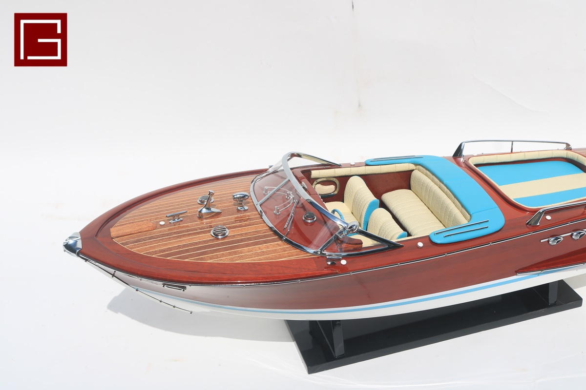 Super Riva Lamboghini (1)