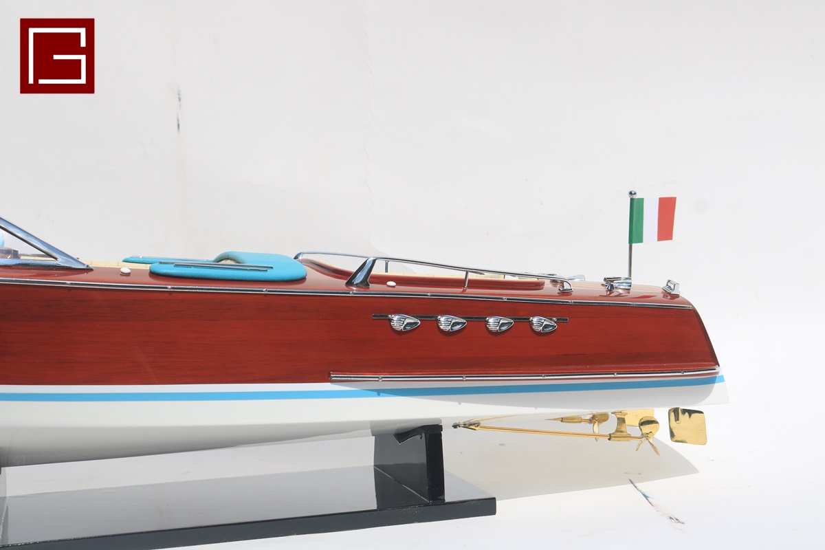 Super Riva Lamboghini (2)