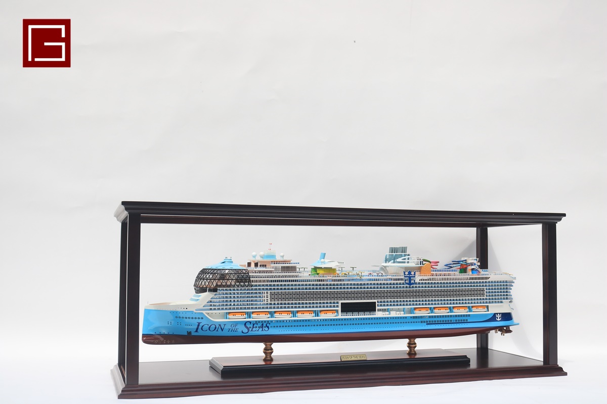 Display Case For Icon Of The Seas (2)