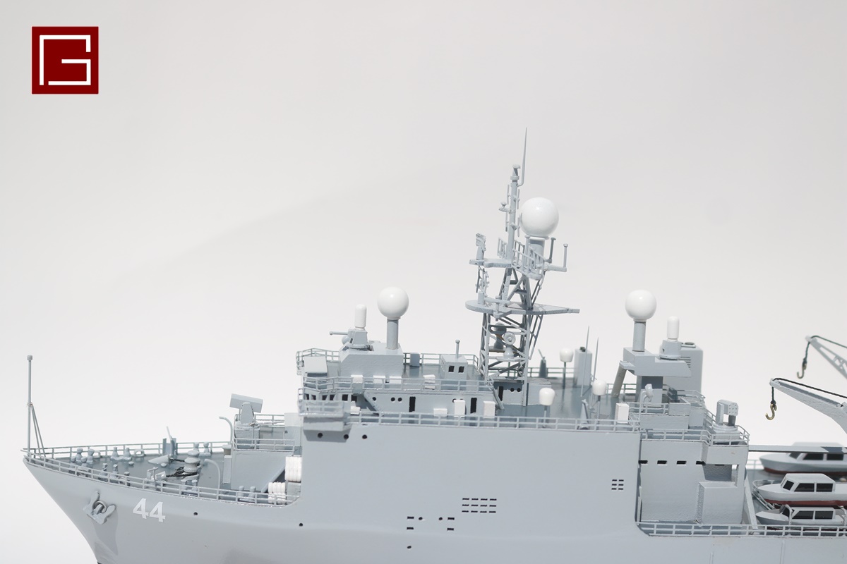 Uss Gunston Hall (lsd-44) (5)